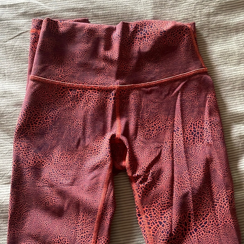 Lululemon size 2-4 leggings NWOT